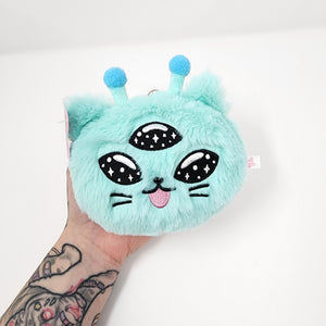 
            
                Load image into Gallery viewer, Alien Kitty Plush Keychain
            
        